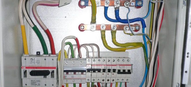 L and N in electrics - color coding of wires