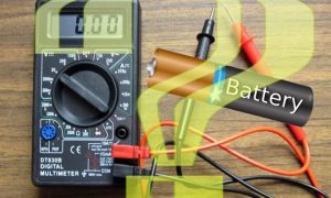 Hvordan måle batteriladningen med en multimeter