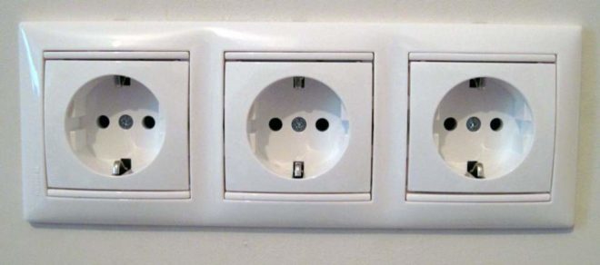 block of three outlets