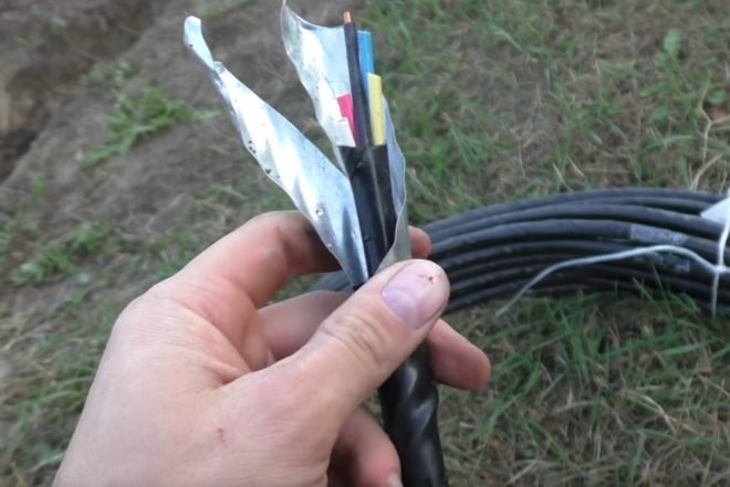 kabel zbrojony do układania pod ziemią