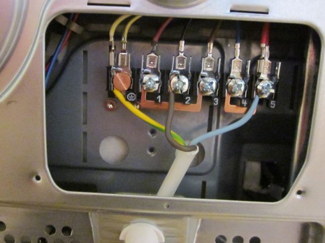 conectarea sobei electrice la o rețea cu două faze
