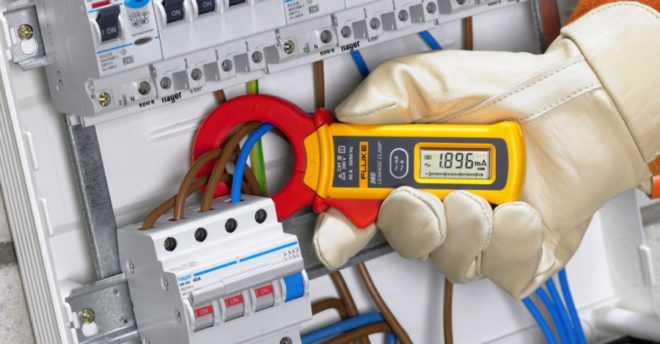 Wear gloves when measuring high current with a multimeter