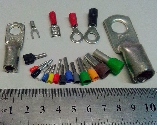 Various sleeves for crimping cable lugs