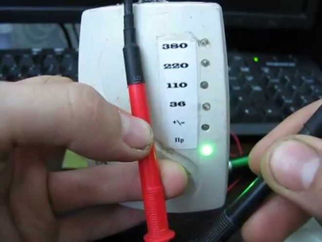 Using a homemade voltage probe