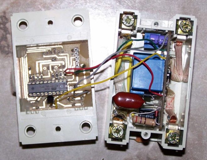 În circuitul releului există un microcontroller